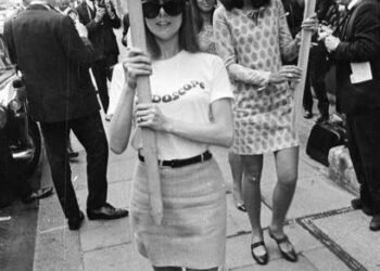 La Mini-Jupe : Un Symbole de Liberté et d&rsquo;Audace