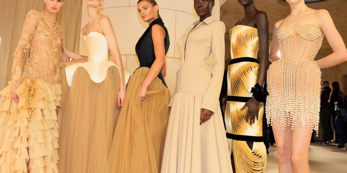 Runway Review – Schiaparelli et le corset