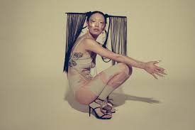 Rina Sawayama pour Miu Miu