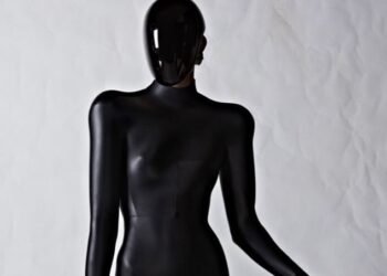 Pourquoi Balenciaga divise autant ?